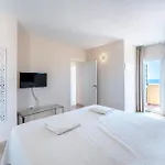 Riviera Marbella & *